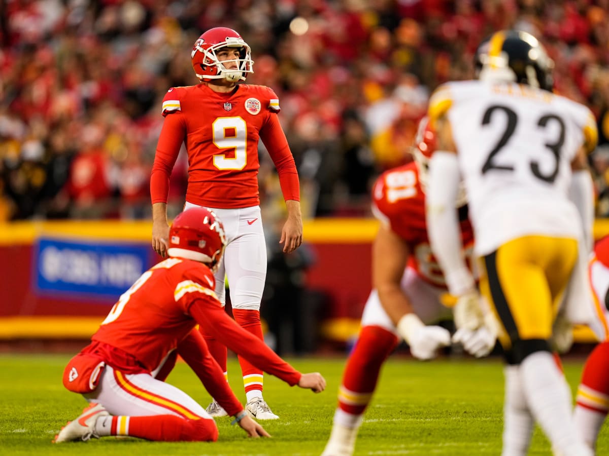 Broncos waive kicker Elliot Fry, sign long snapper Landherr, Denver Broncos