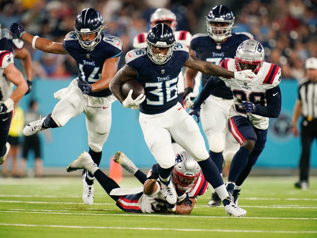 Tennessee Titans running back Julius Chestnut powers his way in for a  3-yard TD