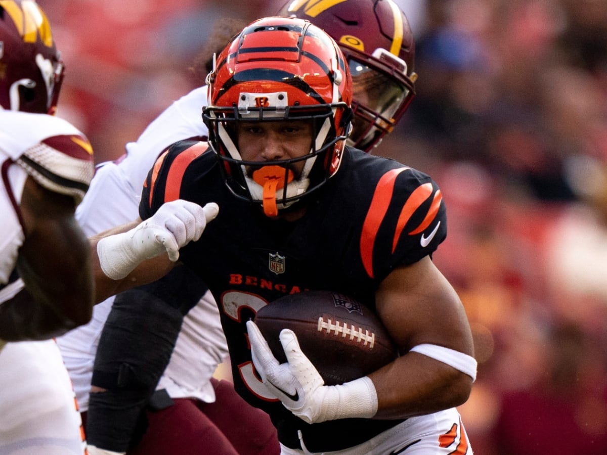 First look Jersey swap of new @bengals running back @gse.football  @chasebrown___