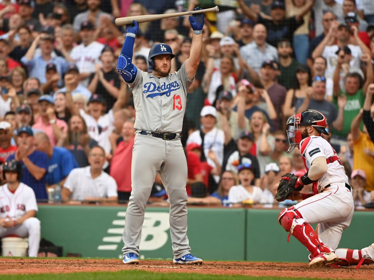 Los Angeles Dodgers: Who is going to set the home run record?