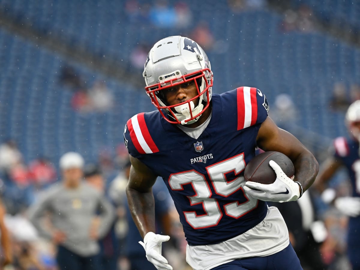 Patriots send Strong Sr. to Browns for Wheatley