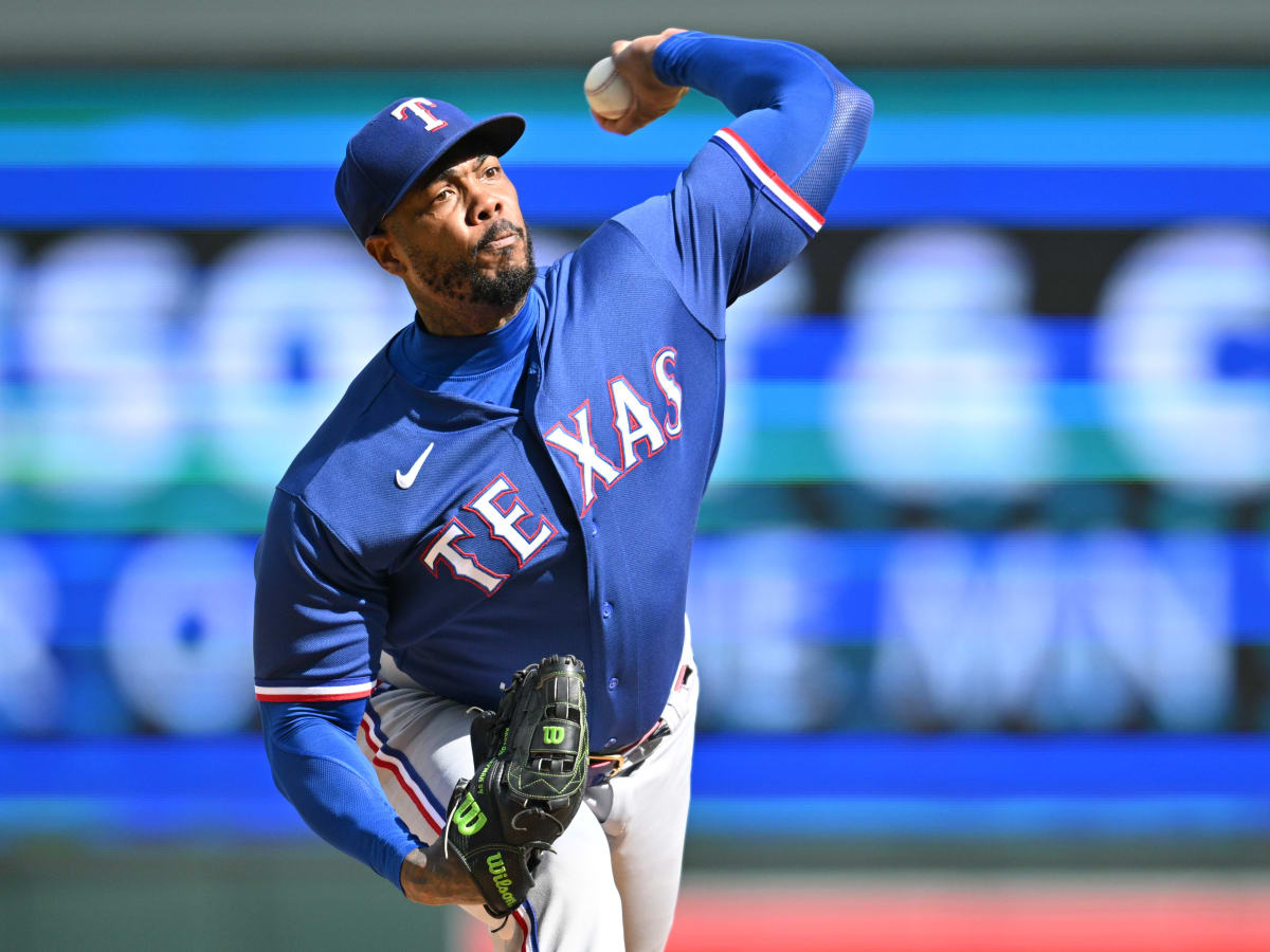 Aroldis Chapman gets first save with Rangers after Will Smith's