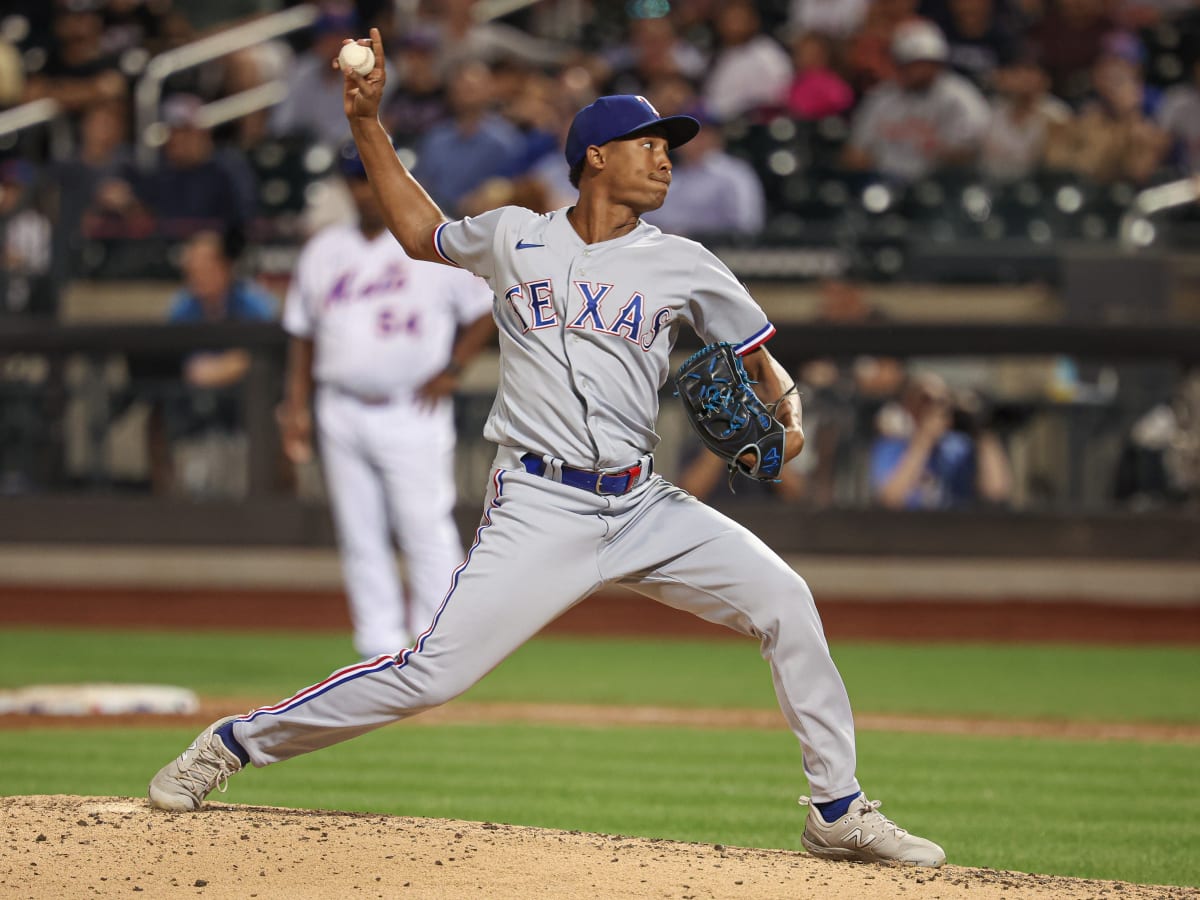 Texas Rangers closer José Leclerc shines in postseason, fueled by personal  journey and family motivation - BVM Sports