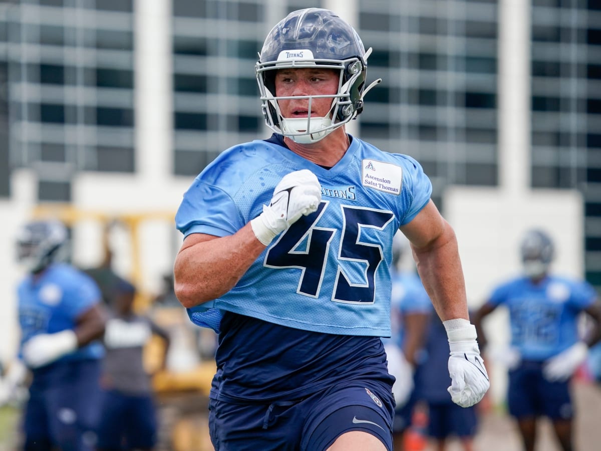 Tennessee Titans linebacker Chance Campbell (45) defends during