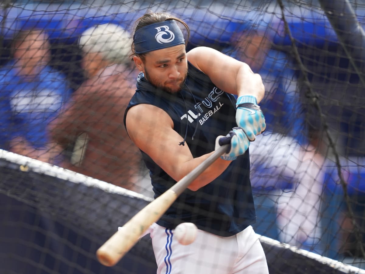 Blue Jays place top hitter Bo Bichette on injured list with knee