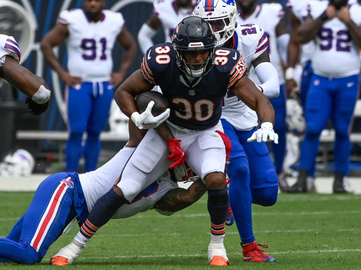 Chicago Bears linebacker Noah Sewell drops back in coverage during