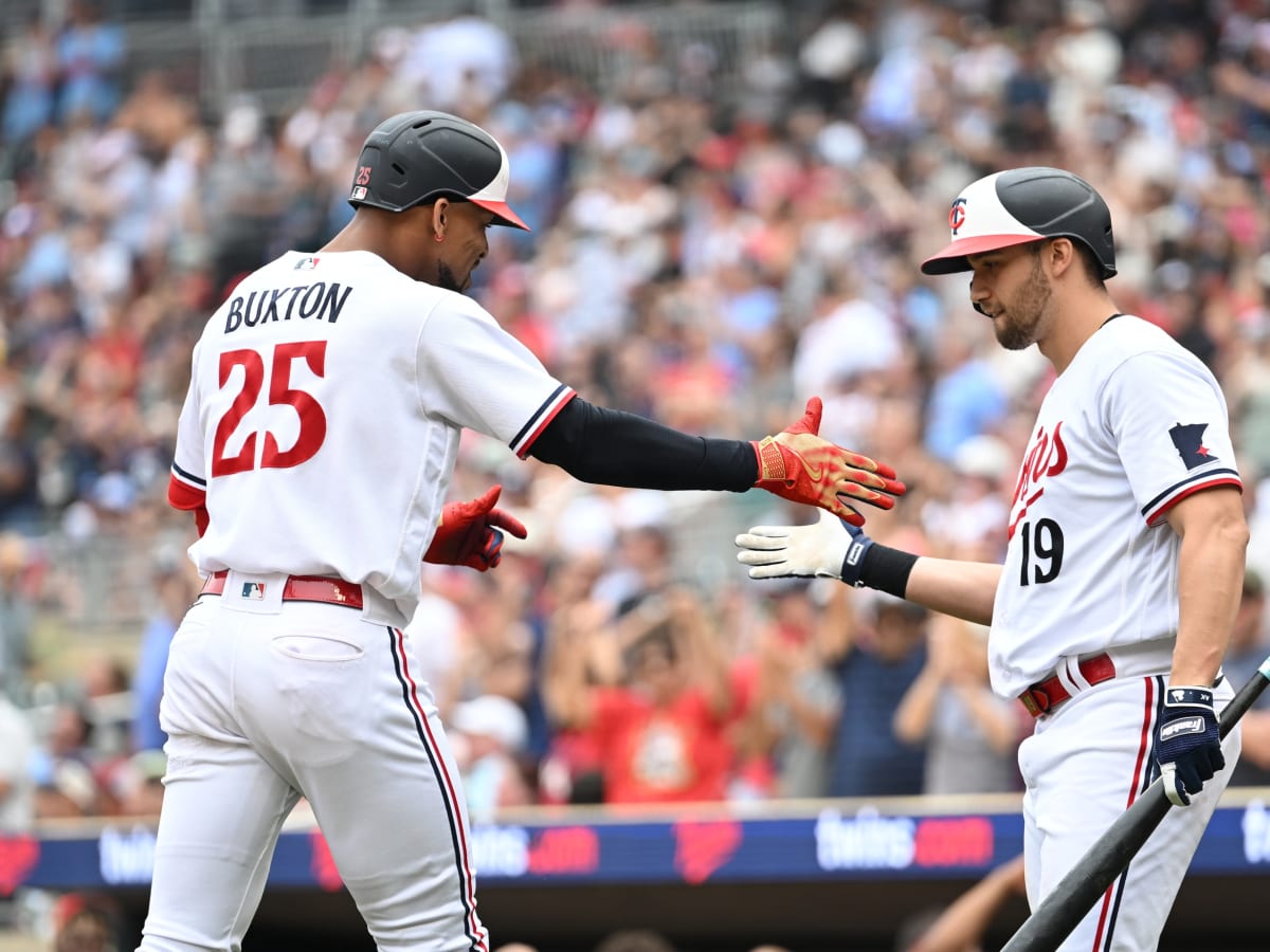 Byron Buxton Leaping Catch and Slams Into the Wall Vs Yankees, Yankees Vs  Twins Wild Card