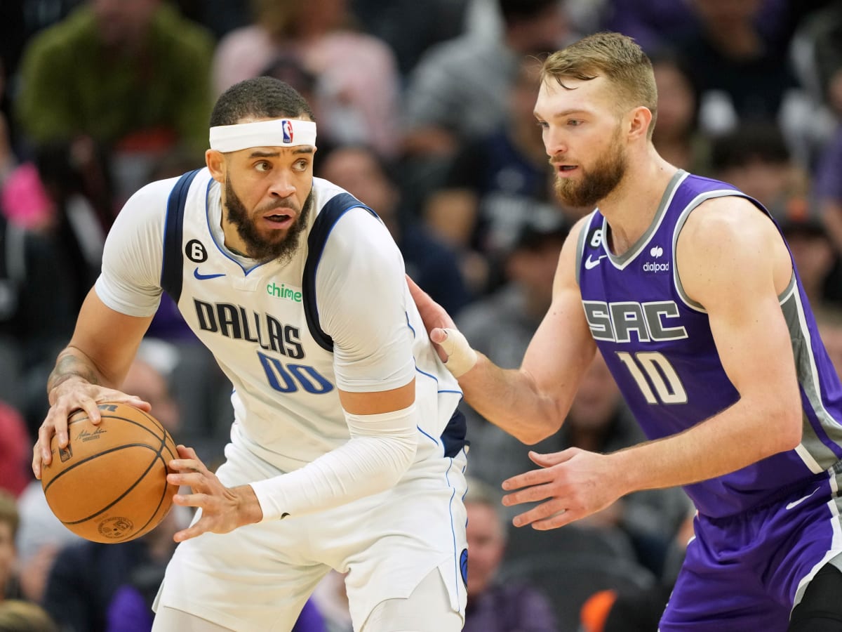 Report: Phoenix Suns Center JaVale McGee Will Sign With Dallas Mavericks -  Sports Illustrated Inside The Suns News, Analysis and More