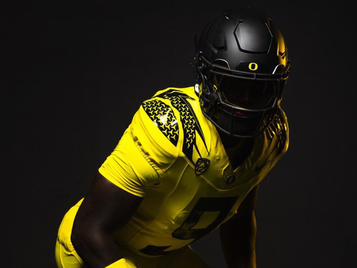 Oregon Football: Ducks Release Uniform Combination for Week 1