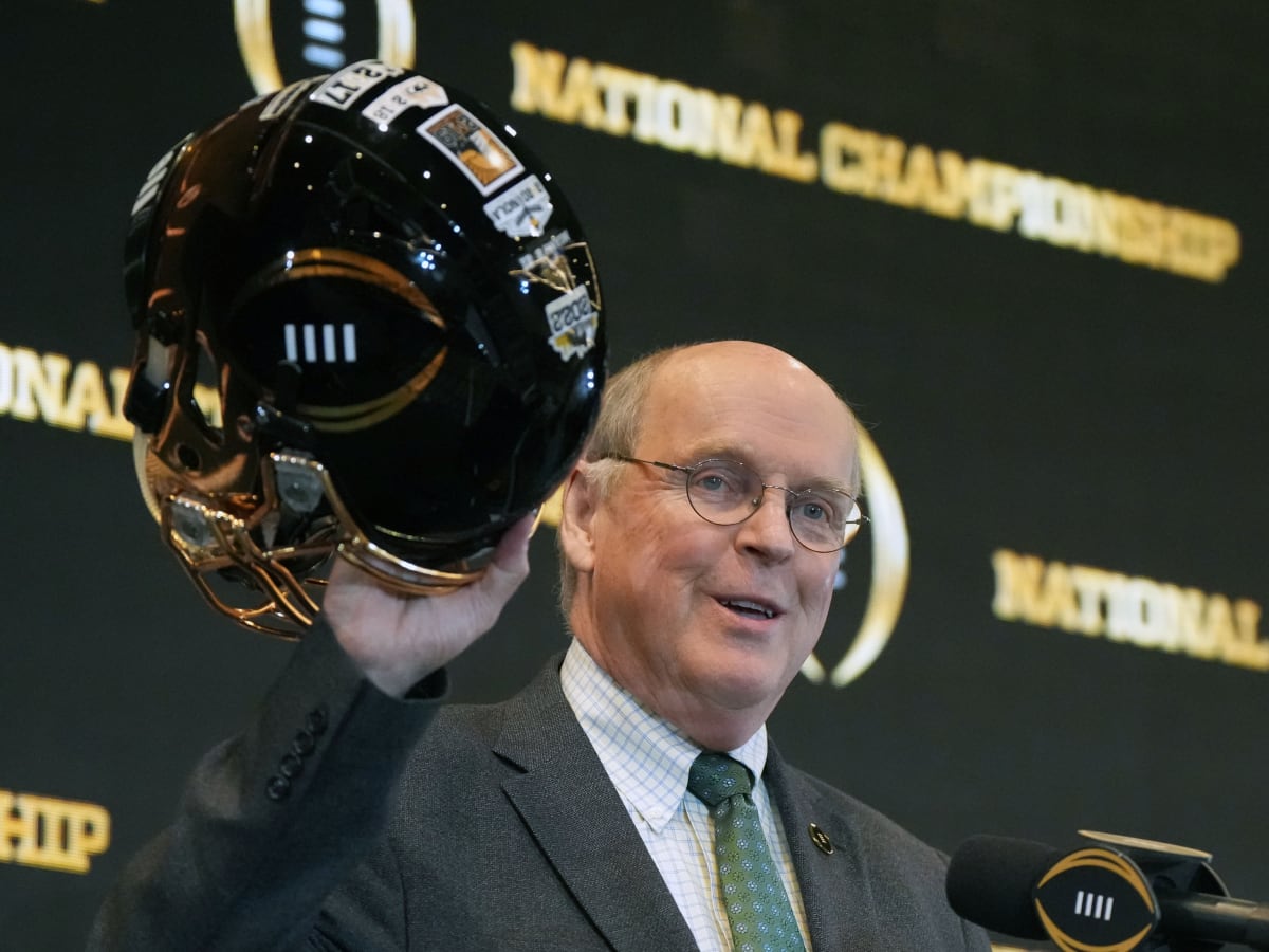 Should the CFP alter their plans?, Inside College Football