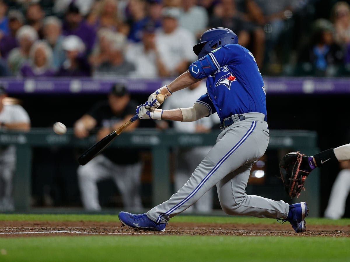 Which Blue Jays players have recorded 100+ runs in a season? MLB