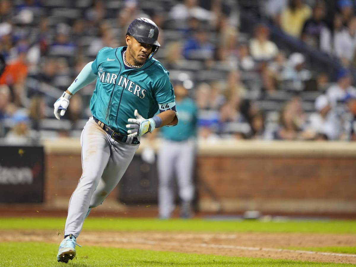 First-place Mariners cool off with loss to New York Mets