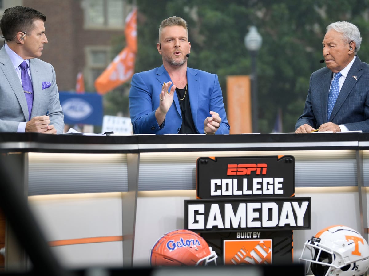 Lee Corso's headgear pick for North Carolina vs. South Carolina