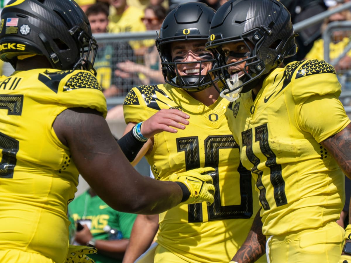 Oregon Football: Ducks Release Uniform Combination for Week 1 Matchup vs.  Portland State Vikings - Sports Illustrated Oregon Ducks News, Analysis and  More