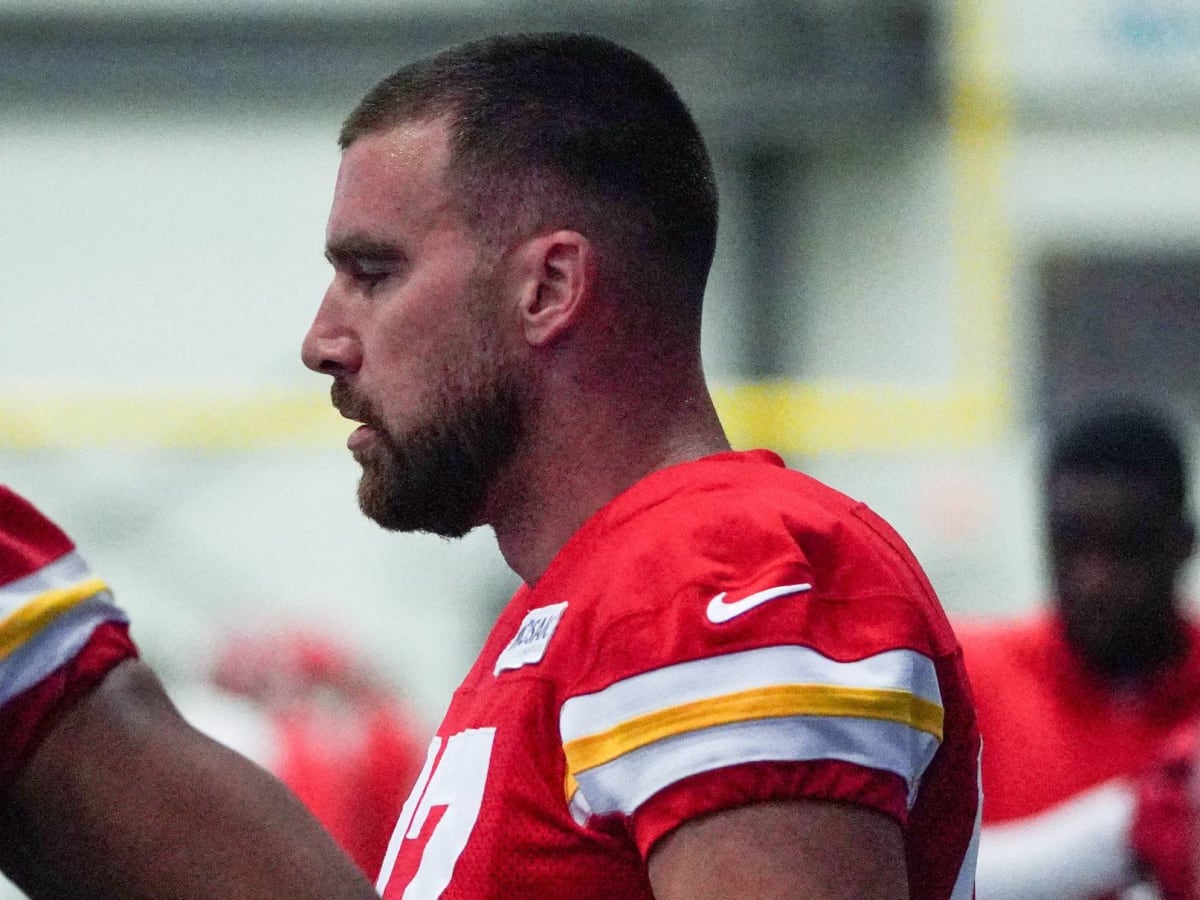 How Long Is Travis Kelce Out? Will He Play Week 1? Knee Recovery Time –  StyleCaster