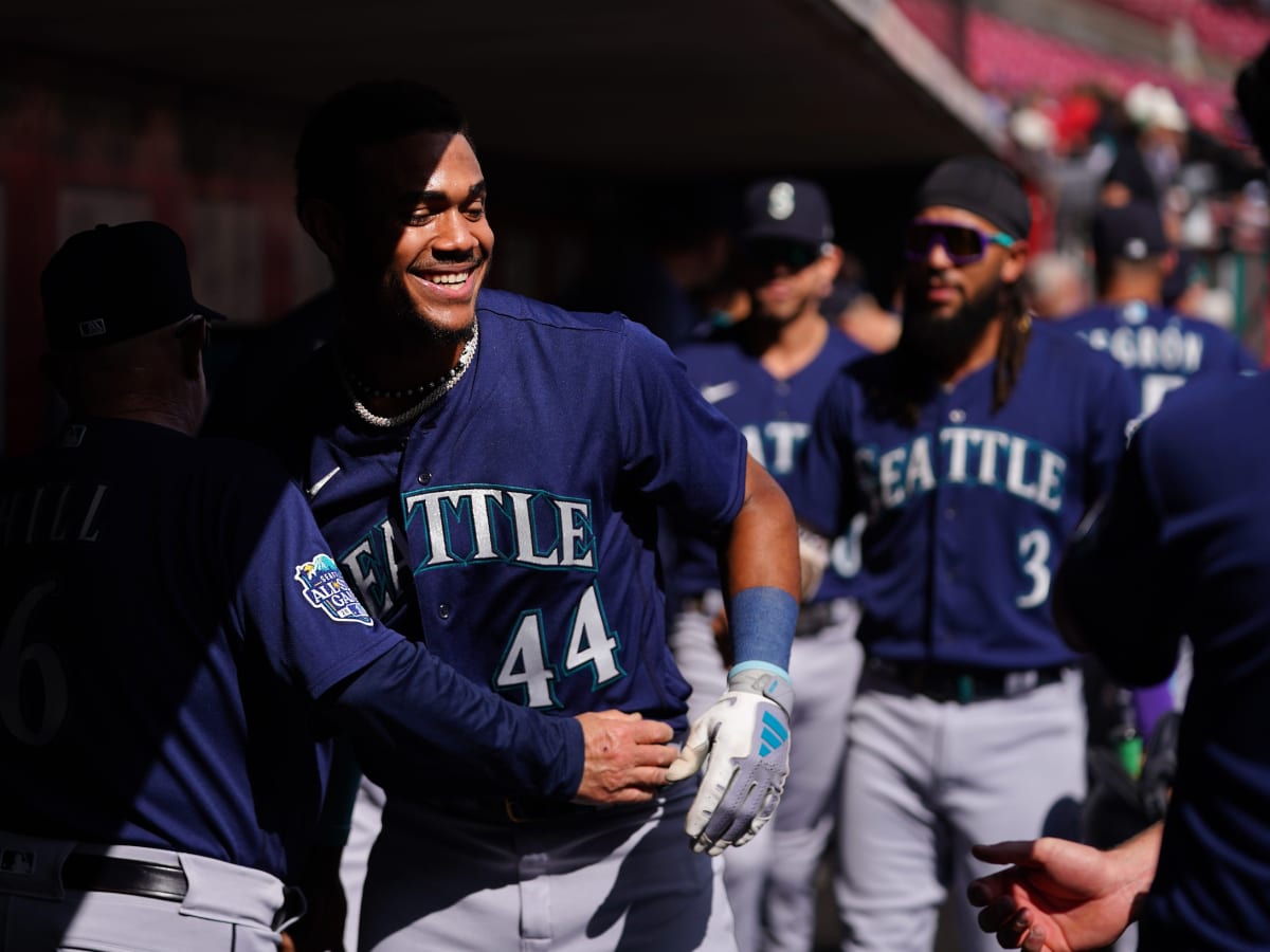 Julio Rodríguez helps Mariners rally late against Twins