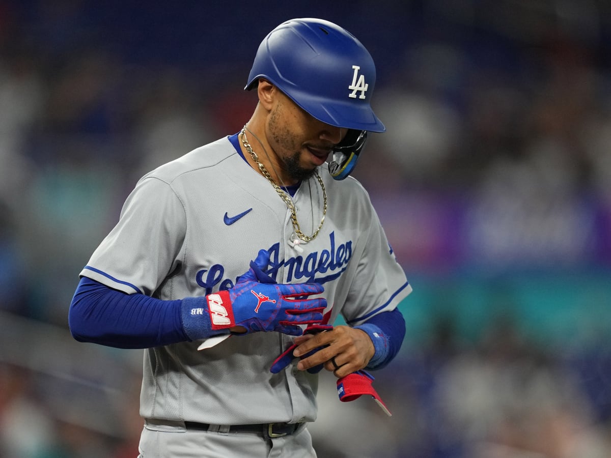 Dodgers: Mookie Betts is Taking Up Golf for a Week in February - Inside the  Dodgers