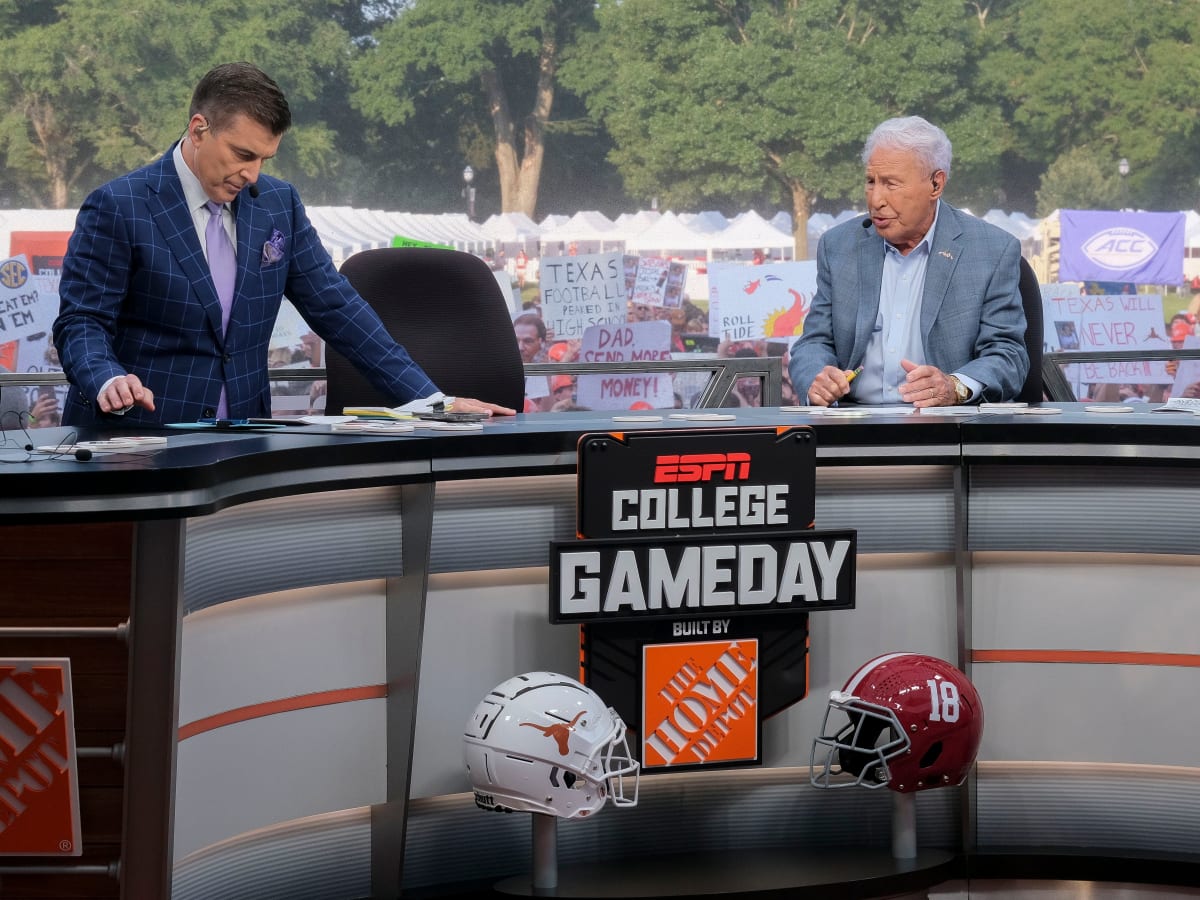 Lee Corso's headgear pick for North Carolina vs. South Carolina