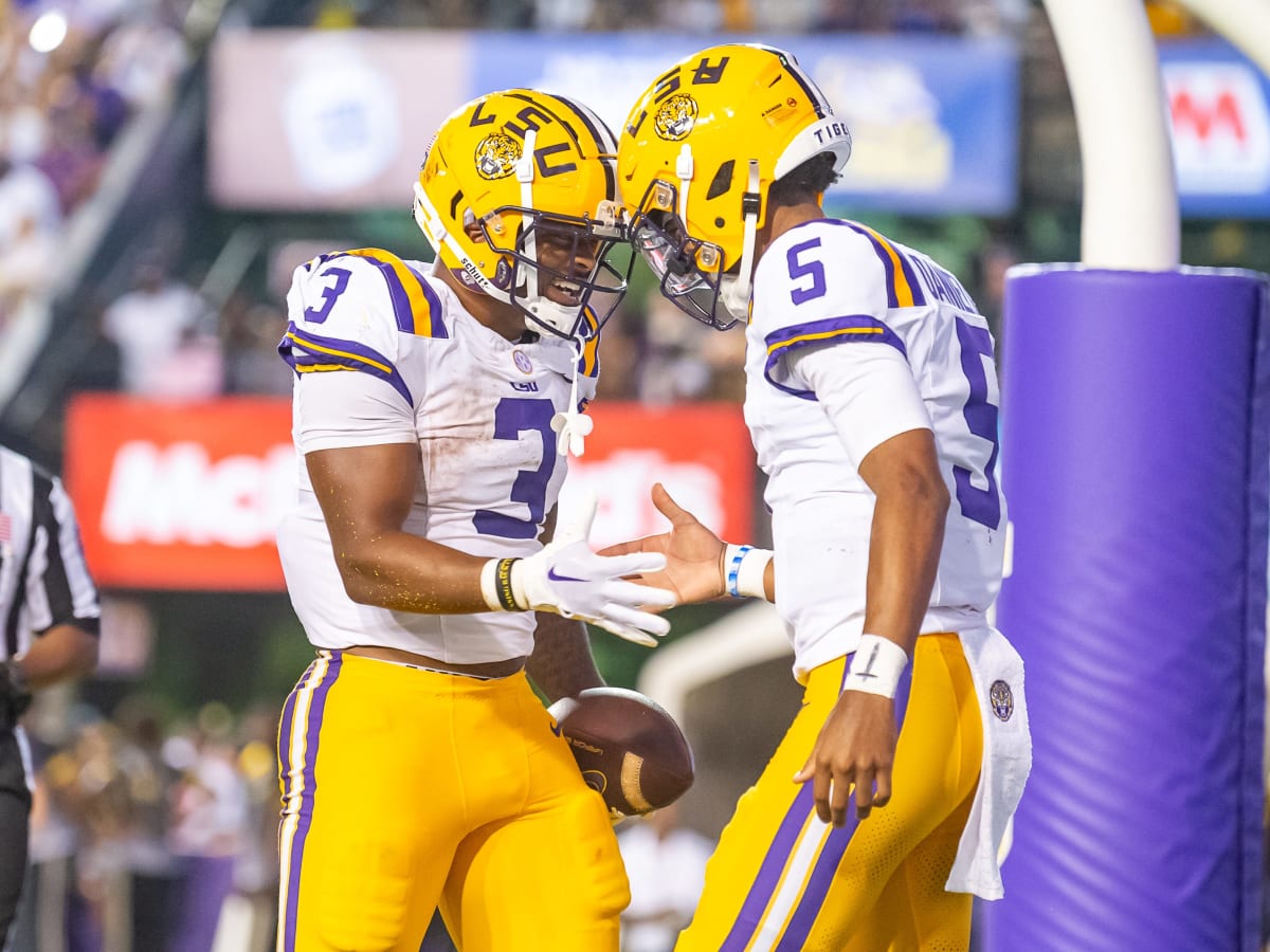 LSU Rolls Over Grambling 72-10 Behind Jayden Daniels' 5 Touchdown Passes