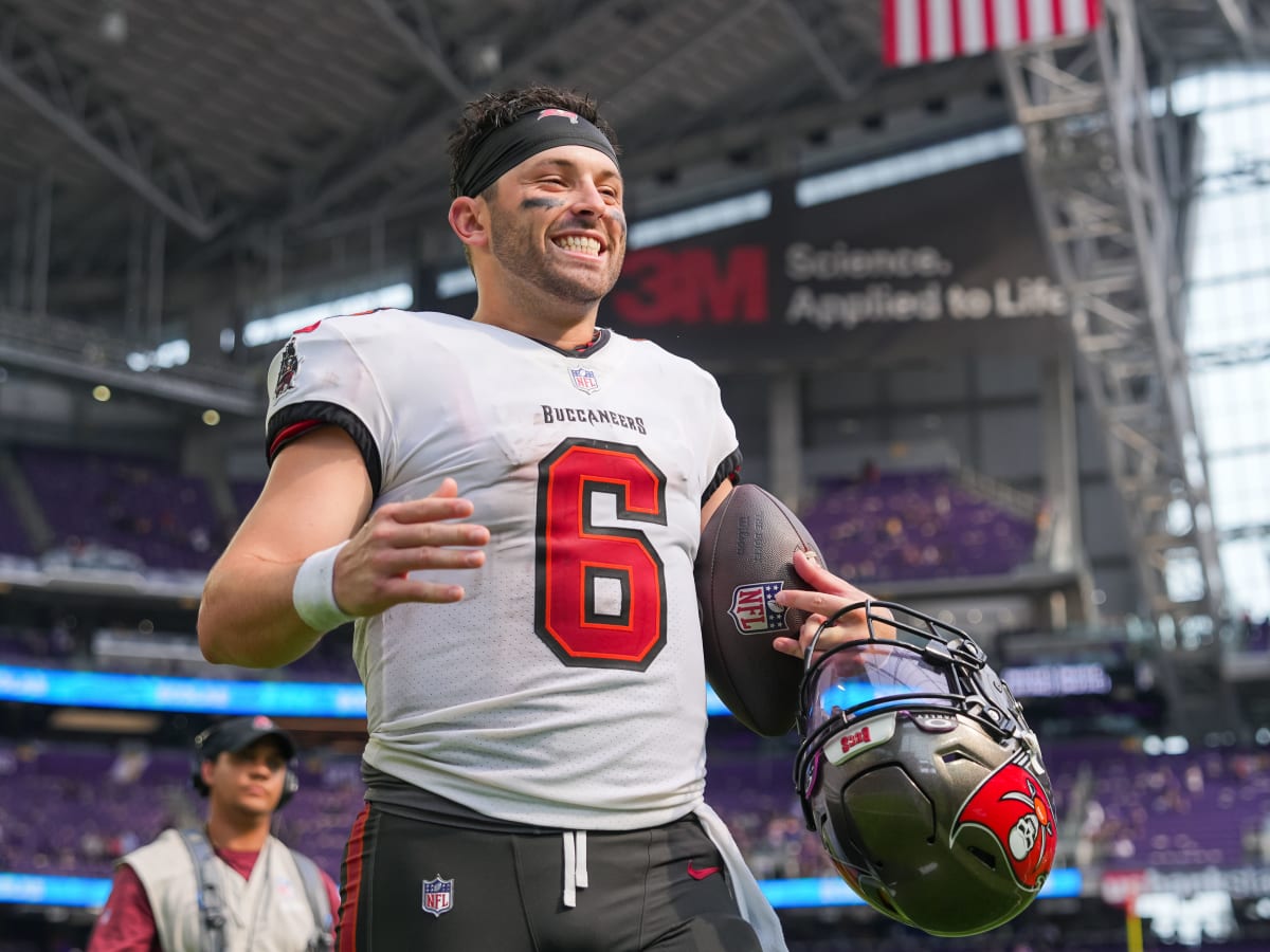 Former Oklahoma Star Baker Mayfield Leads Tampa Bay Buccaneers to
