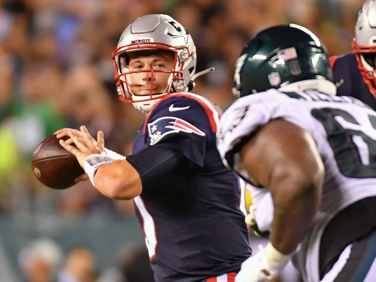 Eagles score two touchdowns off Patriots turnovers