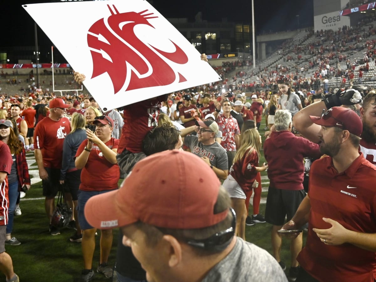 Record 8 Pac-12 teams in AP college football top 25 rankings