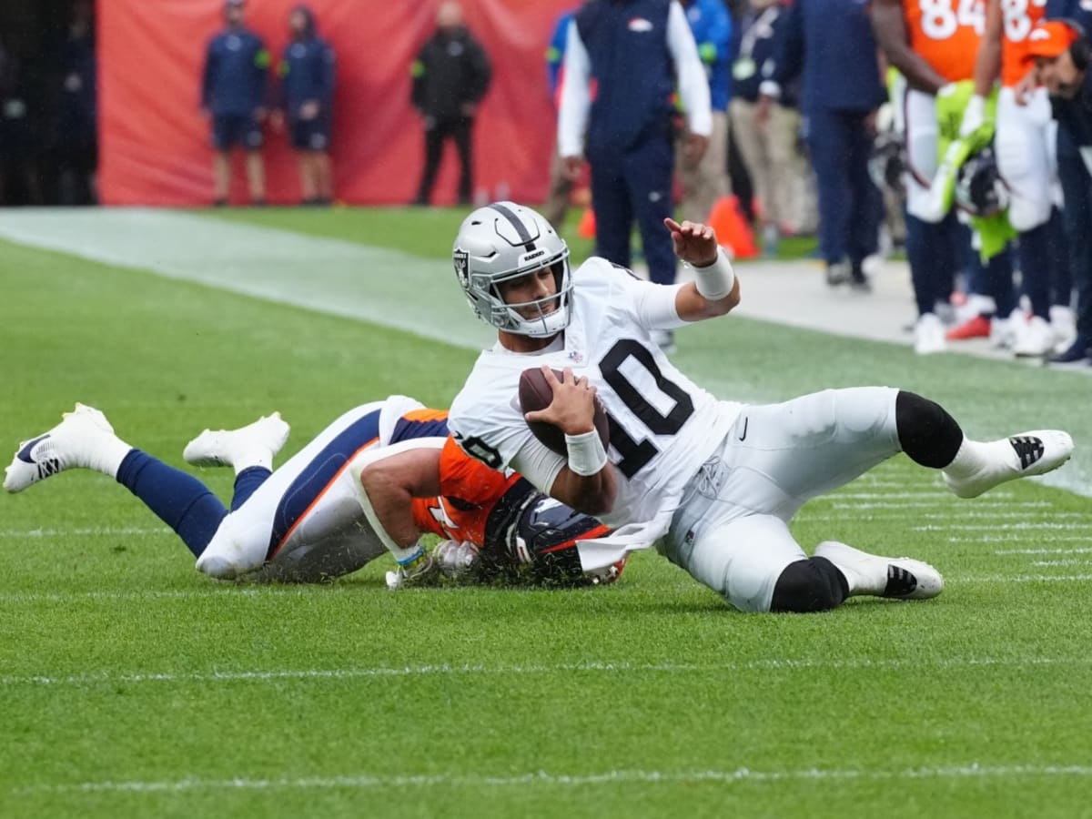 Las Vegas Raiders QB Jimmy Garoppolo 0-1 against Broncos in his career -  Sports Illustrated Las Vegas Raiders News, Analysis and More