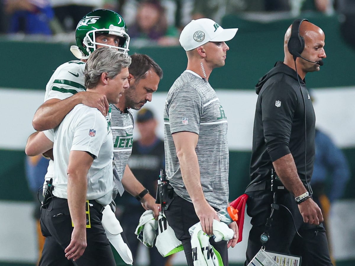 Aaron Rodgers's injury yet another stunning moment for tortured Jets fans -  Sports Illustrated