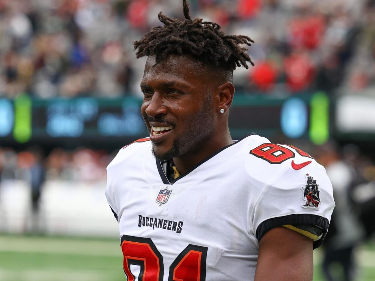 Antonio Brown Plays More Than Expected in Debut With Tampa Bay Buccaneers - Tampa  Bay Buccaneers, BucsGameday