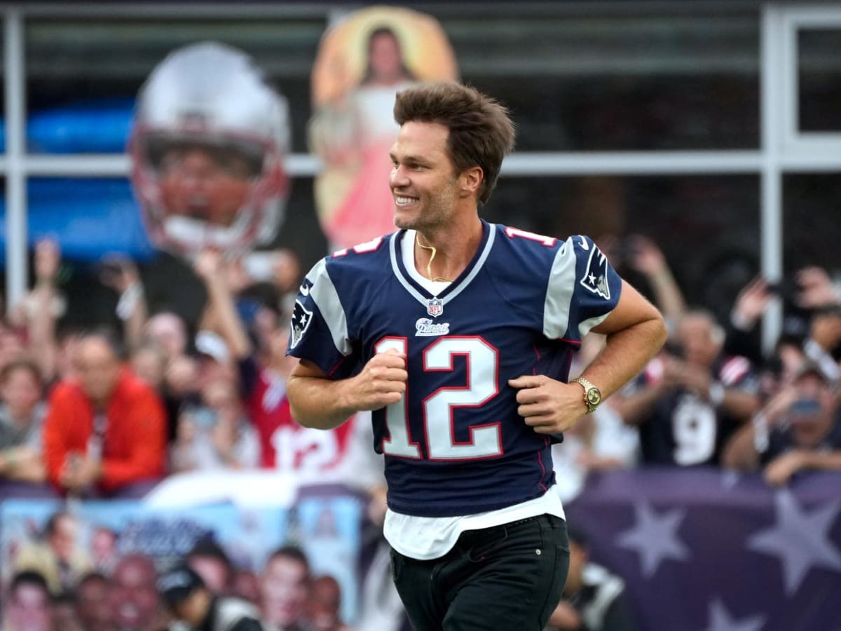 Patriots quarterback tom brady » » » » » endzone