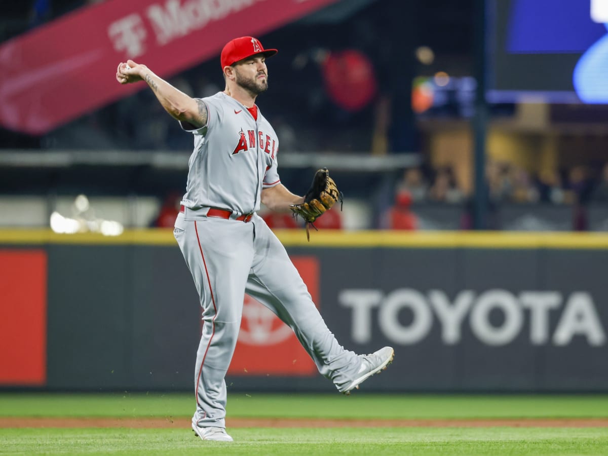 LA Angels continue to prioritize depth with Mike Moustakas acquisition