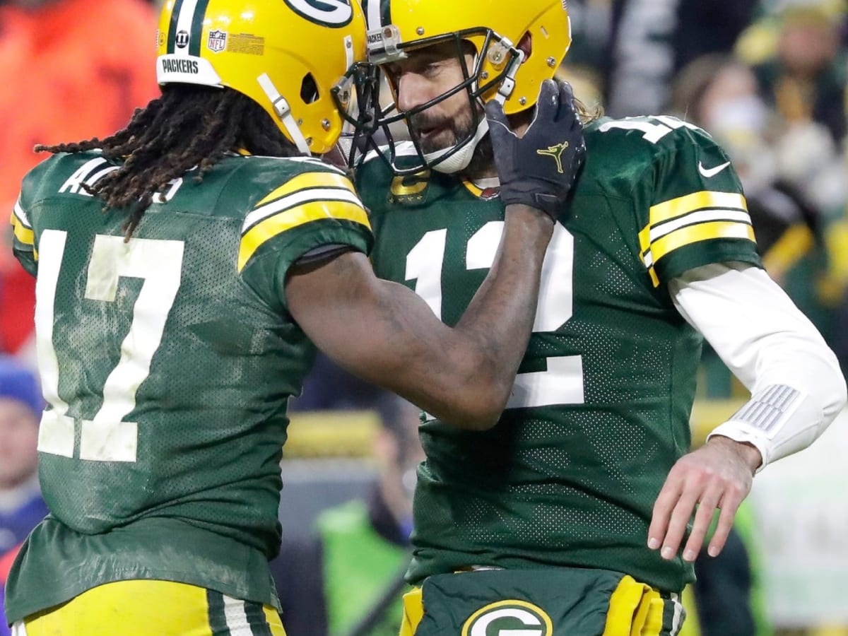 Ex-Green Bay Packers Star Davante Adams Reacts to Aaron Rodgers Injury:  'Like a Horrible Movie'