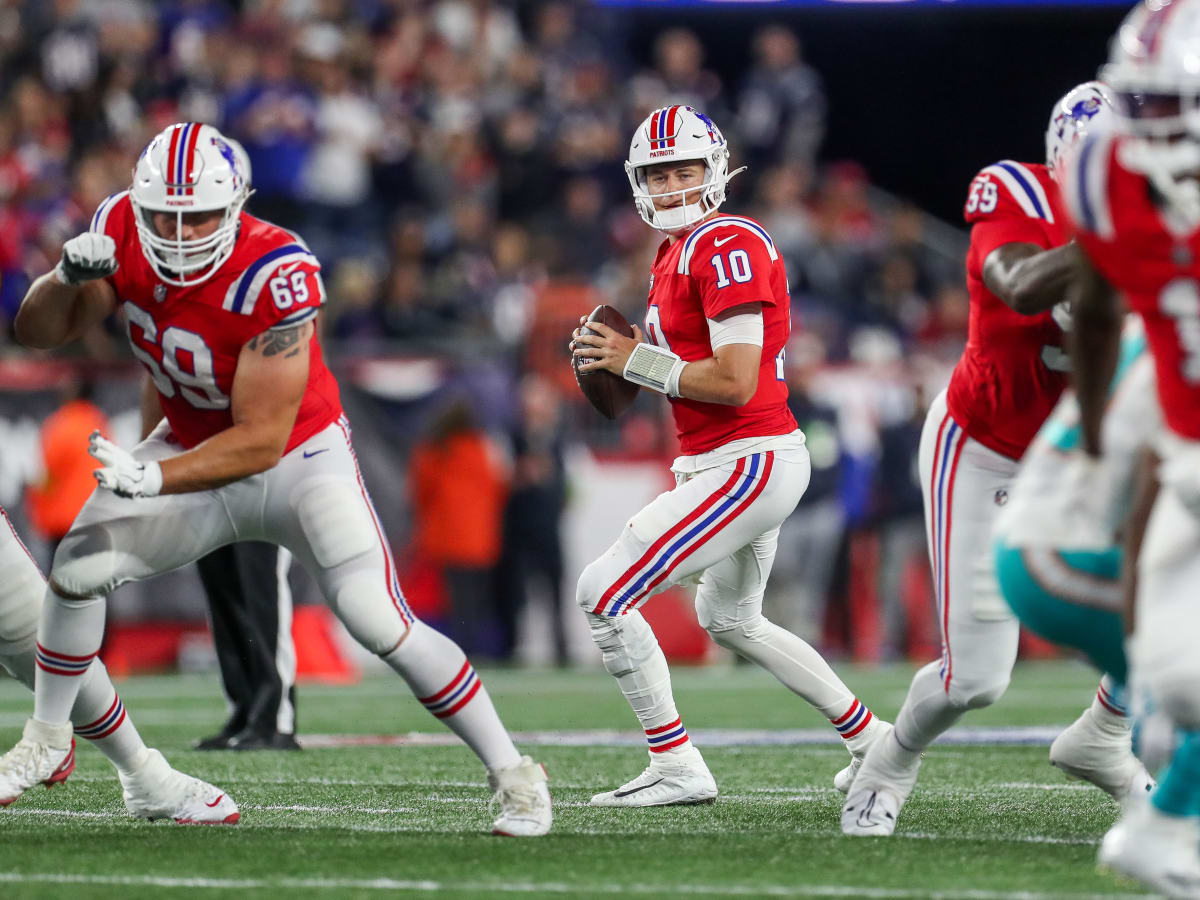 New England Patriots-Miami Dolphins Notebook: Controversial Replay Dooms  New England - Sports Illustrated New England Patriots News, Analysis and  More