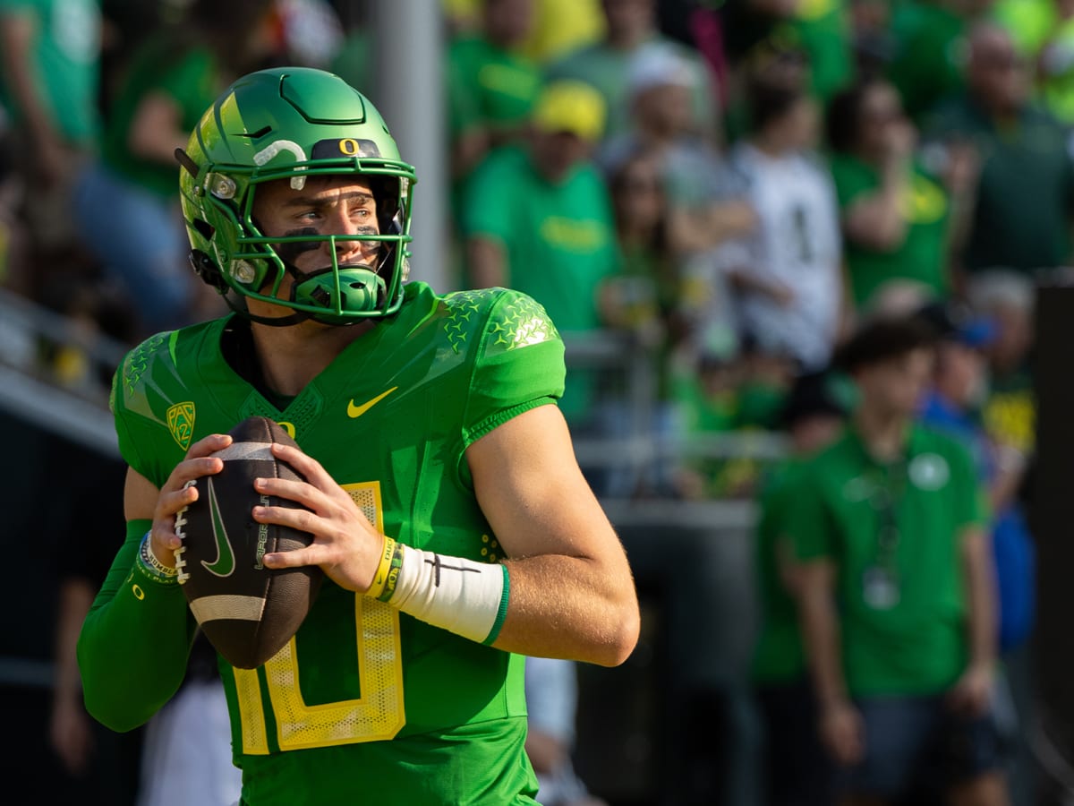 Oregon football loses winning streak, Bo Nix, and opportunities to Huskies