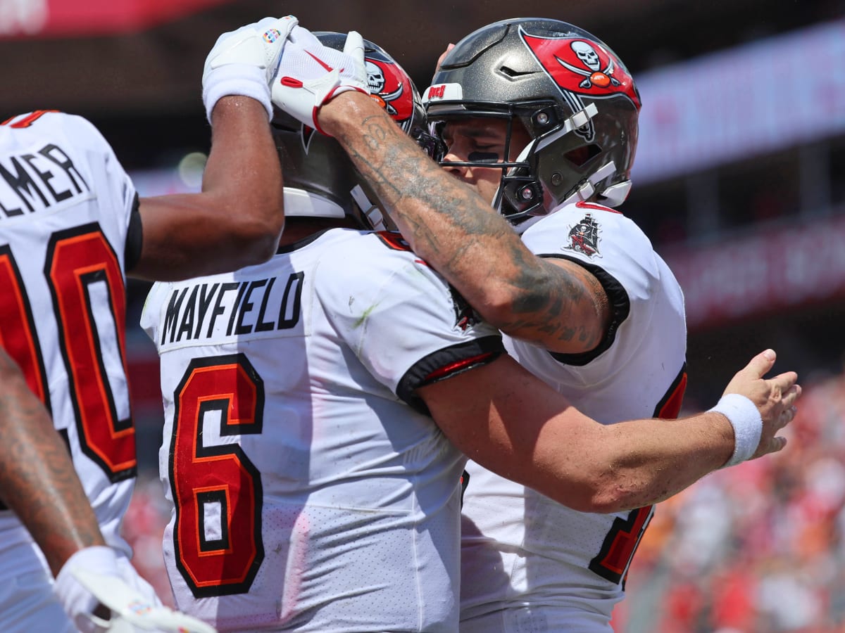 Mayfield shines again, Buccaneers stay unbeaten with 27-17 victory over  struggling Bears 
