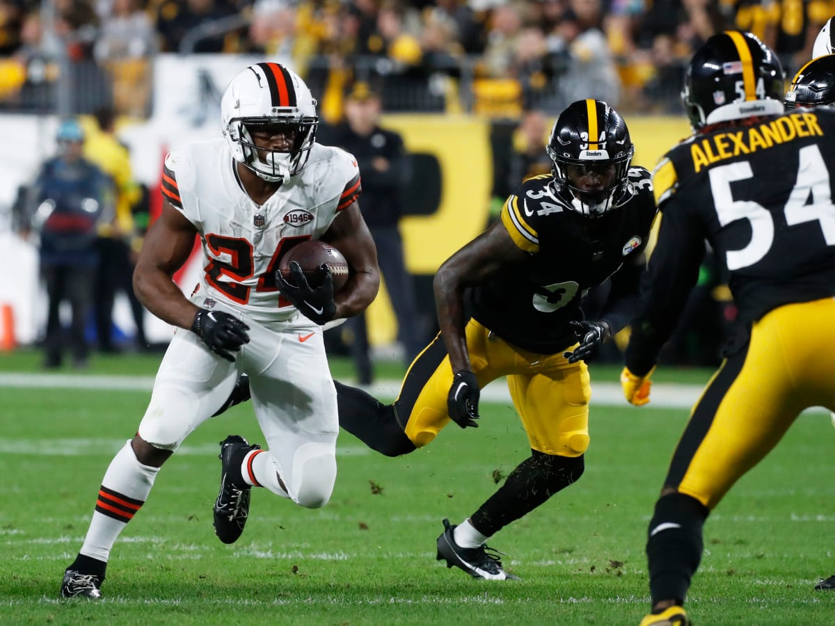 Nick Chubb suffers gruesome knee injury in Browns' game vs. Steelers