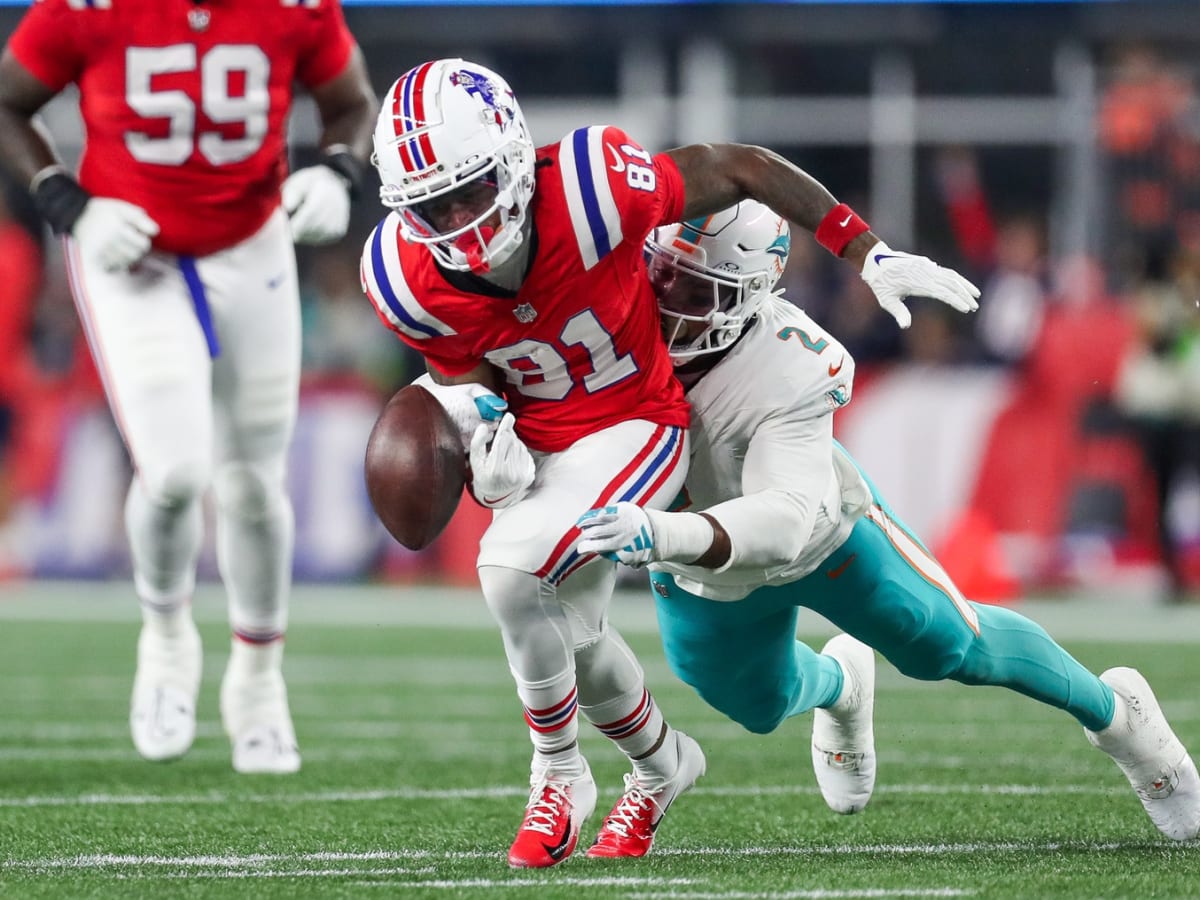 Bama Battle: New England Patriots' Mac Jones vs. Miami Dolphins' Tua  Tagovailoa - Sports Illustrated New England Patriots News, Analysis and More