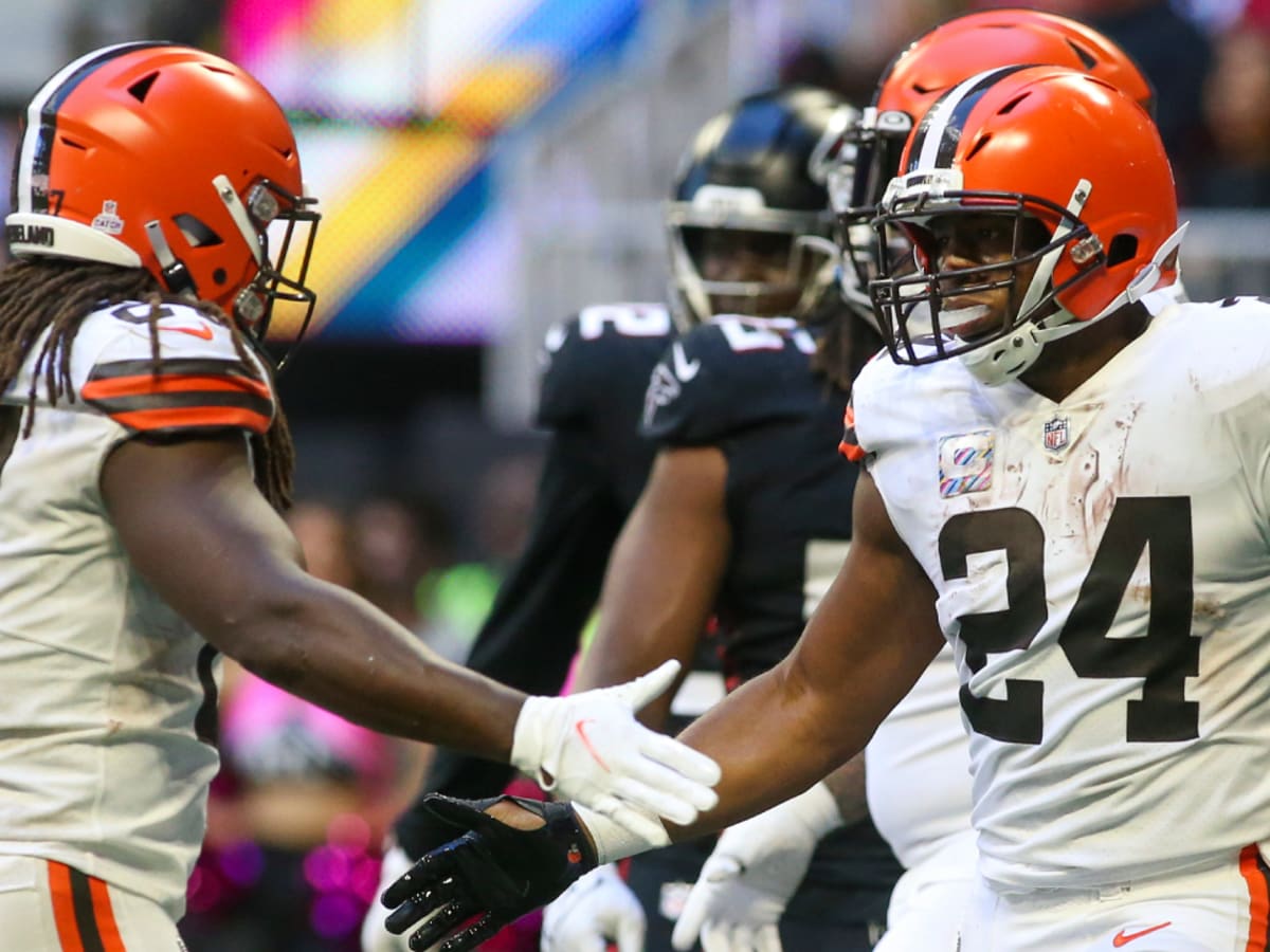 Browns: Kareem Hunt reps Nick Chubb jersey as team gets set for Titans