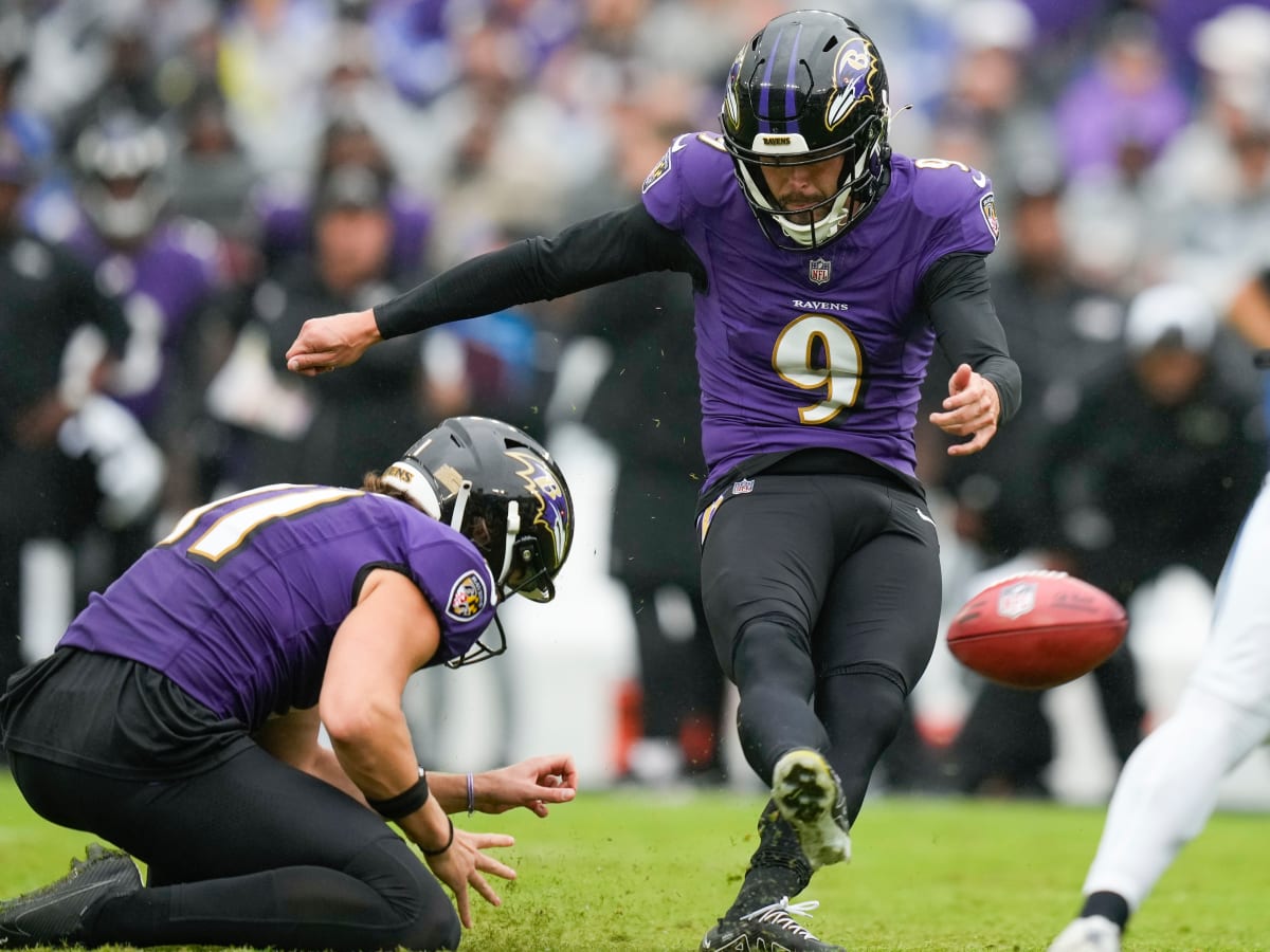 Baltimore, United States. 02nd Jan, 2022. Baltimore Ravens kicker Justin  Tucker (9) reacts after a 34 yard field goal against the Los Angeles Rams  during the second half at M&T Bank Stadium