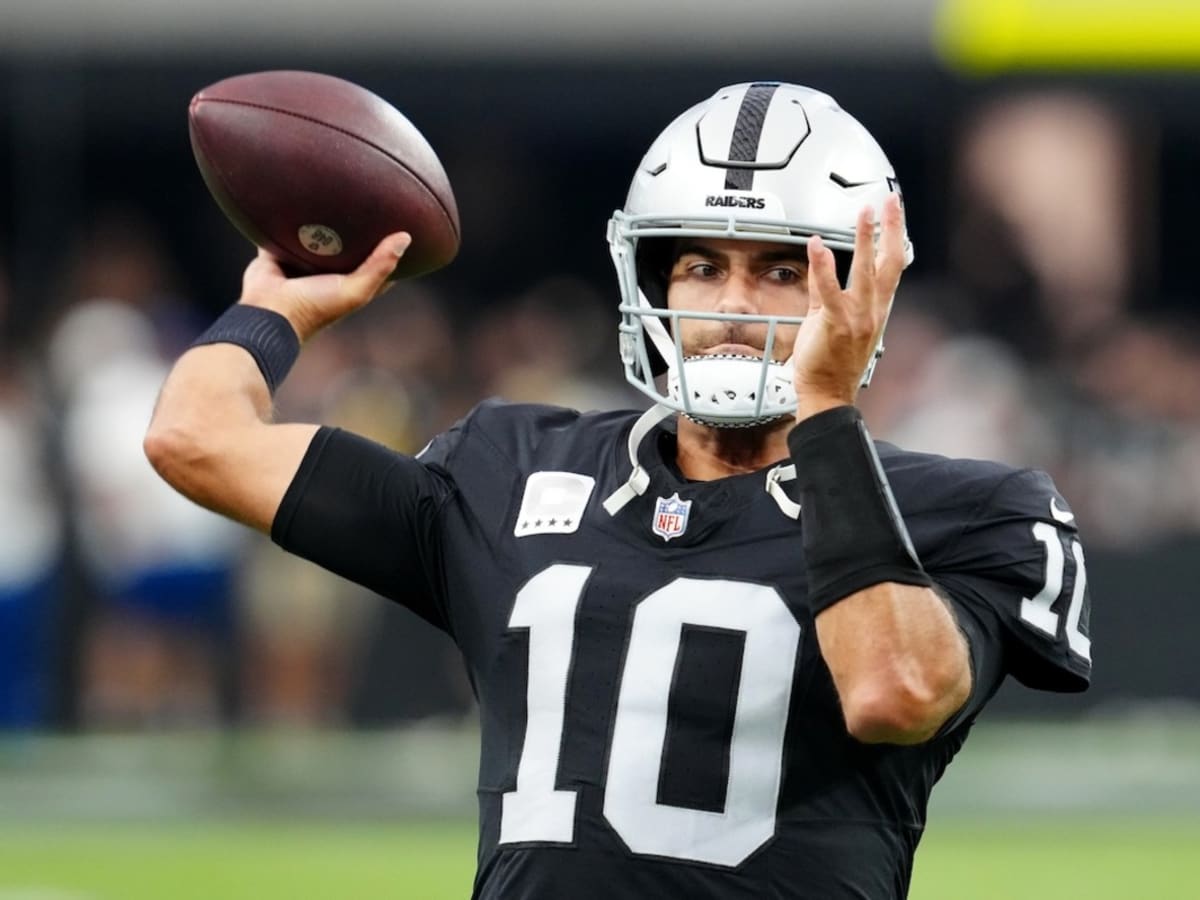 Raiders' Jimmy Garoppolo has injury scare vs Steelers