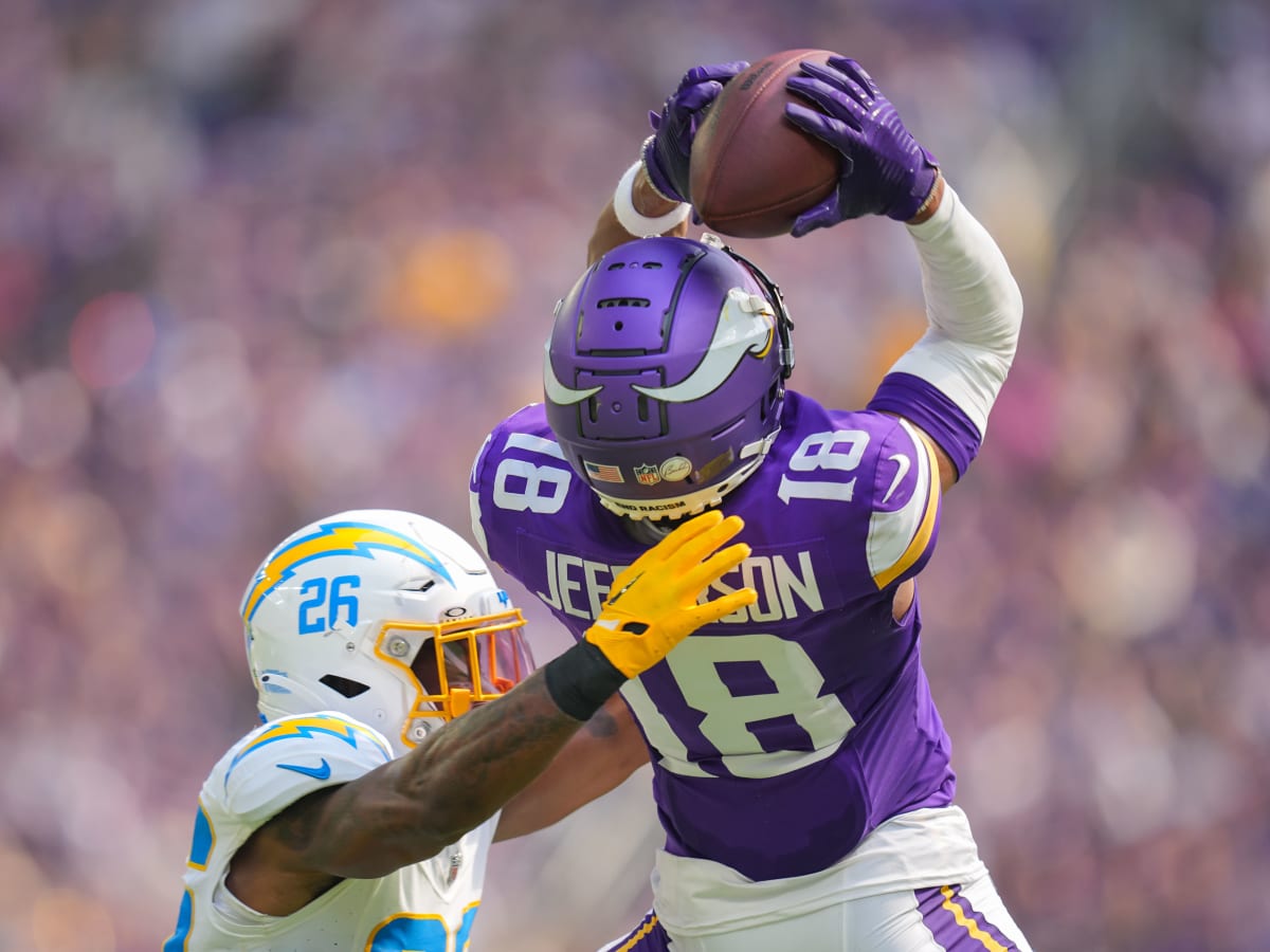 Justin Jefferson injury: Vikings WR suffers injury in Week 8, returns on  next possession - DraftKings Network