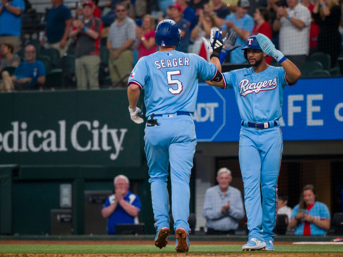 Mariners outlast Rangers, drop magic number to one to end postseason drought