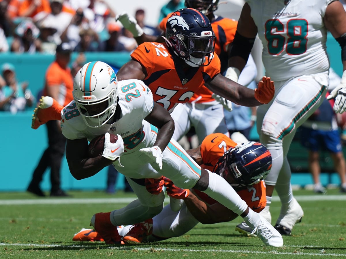 Miami Dolphins running back De'Von Achane's best plays in 120-yard game