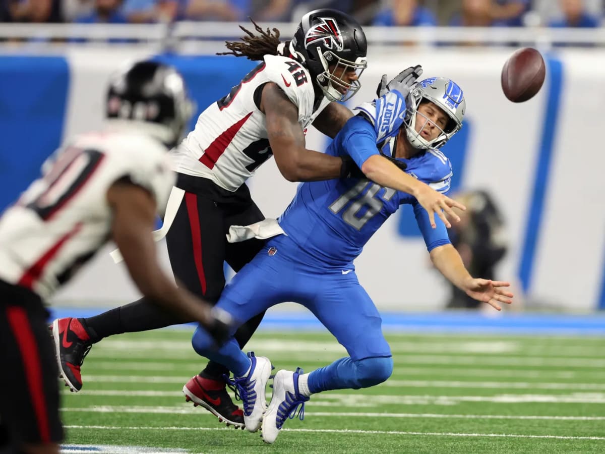 Atlanta Falcons linebacker Bud Dupree (48) works during the first