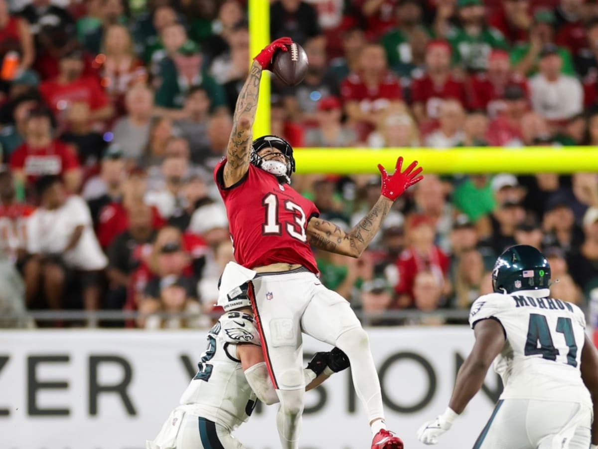 WATCH: Mike Evans Makes Unbelievable Catch Despite Buccaneers Getting  Dominated by Eagles