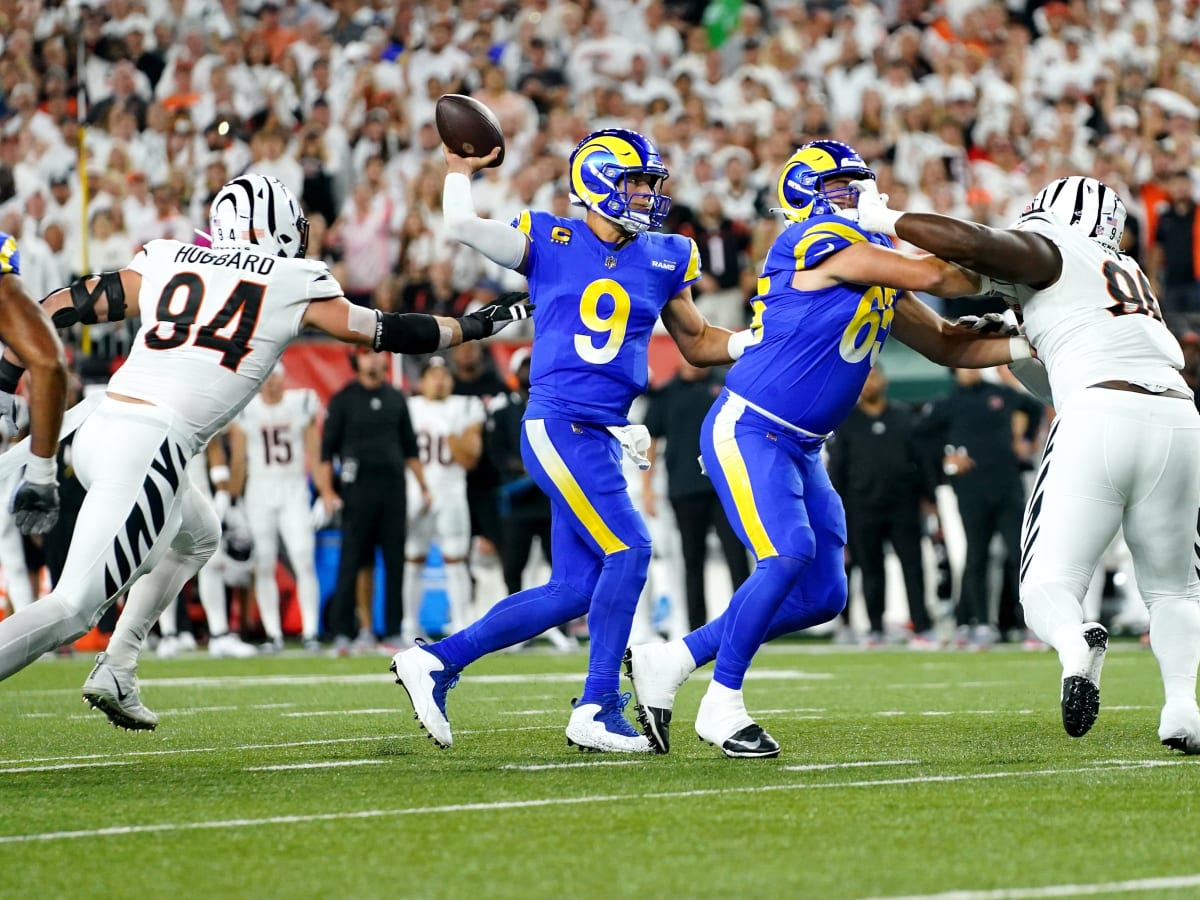 Los Angeles Rams' Sean McVay Loses Battle to Lou Anarumo on Monday Night  Football - Sports Illustrated LA Rams News, Analysis and More