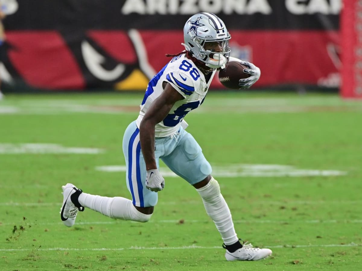 Arlington, United States. 24th Dec, 2022. Dallas Cowboys CeeDee Lamb makes  a 36-yard touchdown catch against the Philadelphia Eagles during their NFL  game at AT&T Stadium in Arlington, Texas on Saturday, December