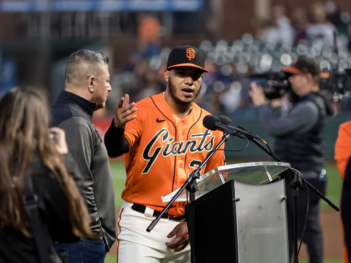 SF Giants: Wilmer Flores wins 2022 Willie Mac Award - Sports Illustrated San  Francisco Giants News, Analysis and More