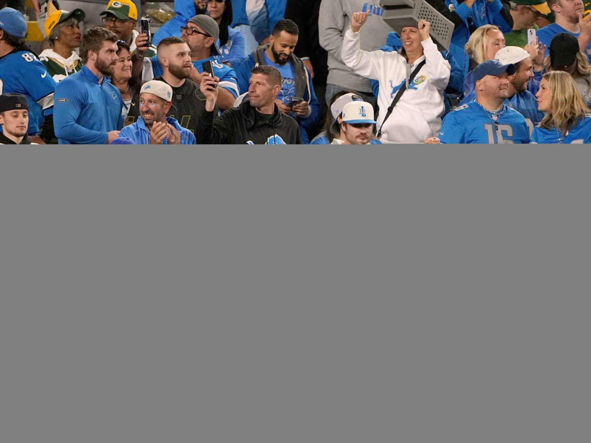 Packers Put Out Statement After Lions Fans Swarm Lambeau Field in Droves -  Sports Illustrated