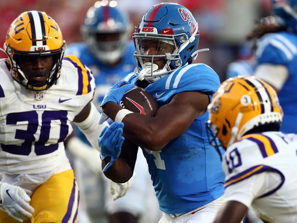 College Football World Roars Its Approval for LSU-Ole Miss Barnburner -  Sports Illustrated